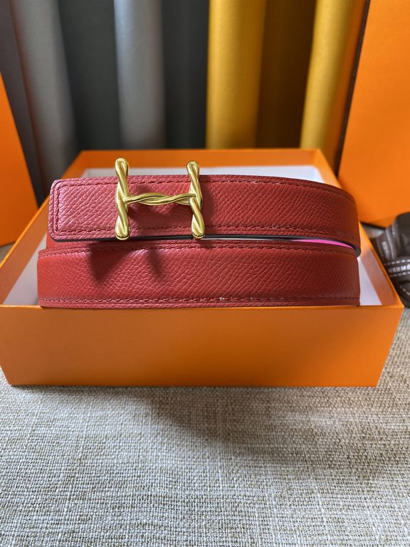 ~ Hermes new synchronized update, the original single generation purchase level, 24mm Belt body both sides of the imported original first-layer cowhide, pure steel new original buckle, the belt can be used on both sides 