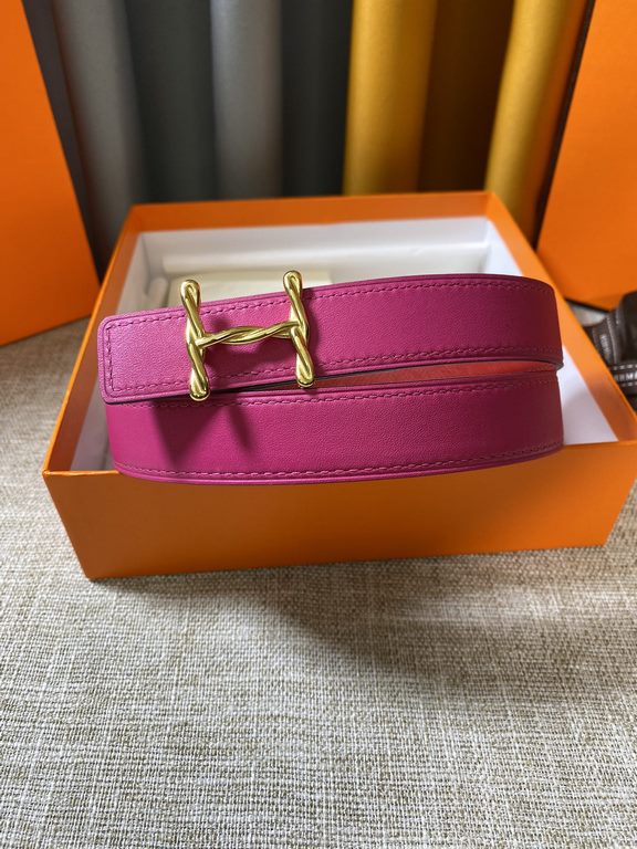 ~ Hermes new synchronized update, the original single generation purchase level, 24mm Belt body both sides of the imported original first-layer cowhide, pure steel new original buckle, the belt can be used on both sides 