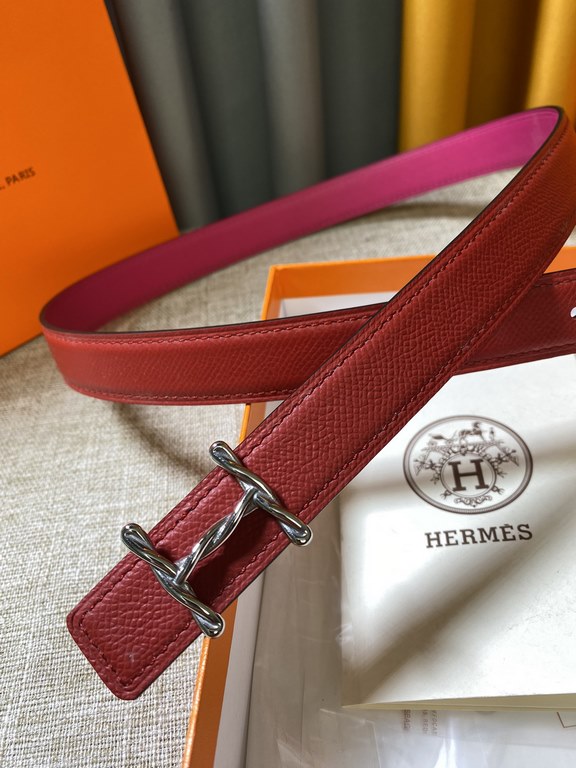 ~ Hermes new synchronized update, the original single generation purchase level, 24mm Belt body both sides of the imported original first-layer cowhide, pure steel new original buckle, the belt can be used on both sides 