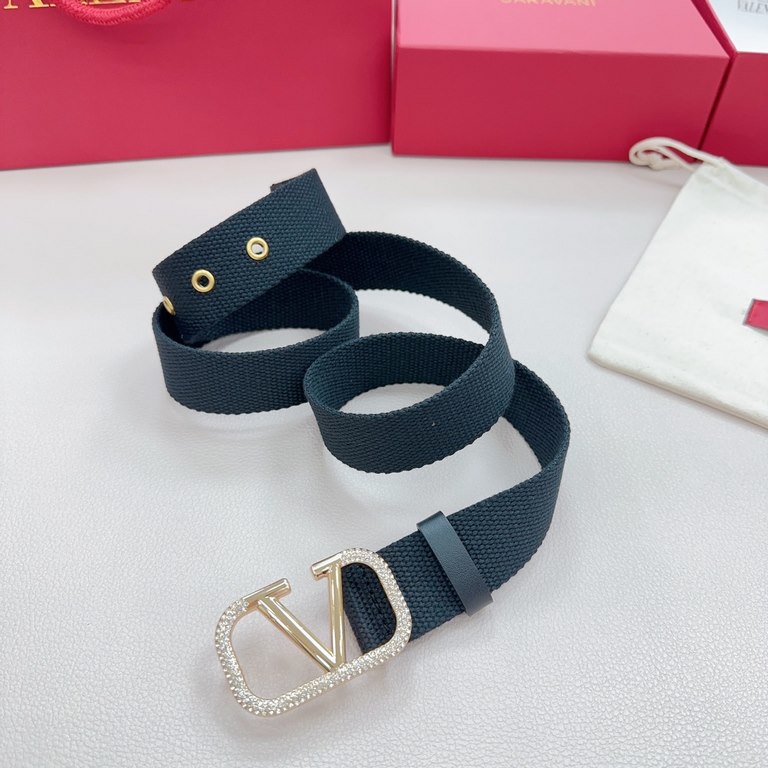 3.0cm Valentino new. Length 75.80.85.90.95.100. European size, original customized beautiful brass buckle [celebrate] [celebrate] [celebrate] [celebrate