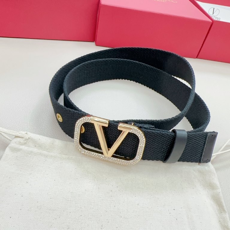 3.0cm Valentino new. Length 75.80.85.90.95.100. European size, original customized beautiful brass buckle [celebrate] [celebrate] [celebrate] [celebrate