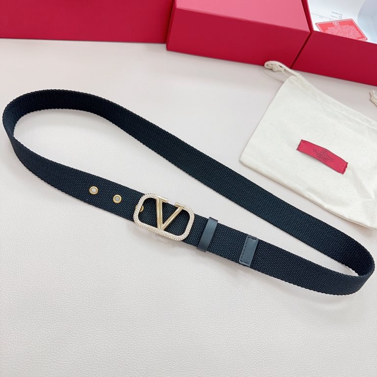 3.0cm Valentino new. Length 75.80.85.90.95.100. European size, original customized beautiful brass buckle [celebrate] [celebrate] [celebrate] [celebrate