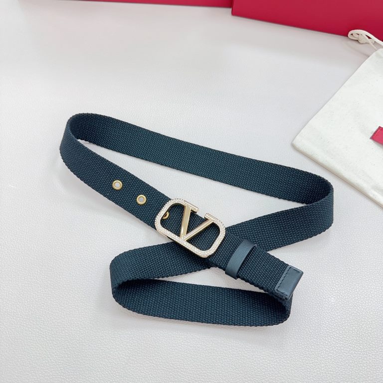 3.0cm Valentino new. Length 75.80.85.90.95.100. European size, original customized beautiful brass buckle [celebrate] [celebrate] [celebrate] [celebrate