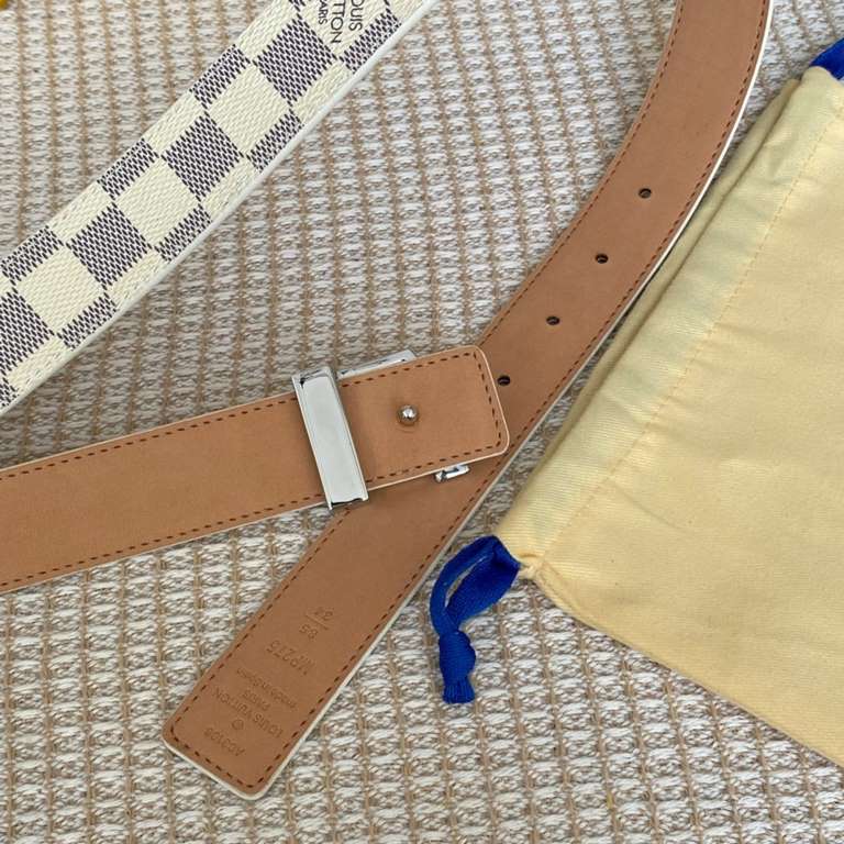 Comes with a full set of gift boxWidth 30mm LOUIS VUITTON OVERSEAS ORIGINAL GENUINE Made in Spain - Classic design Mon organ canvas leather belt Imported calfskin cream brushed bottom lining Shiny palladium-plated buckle