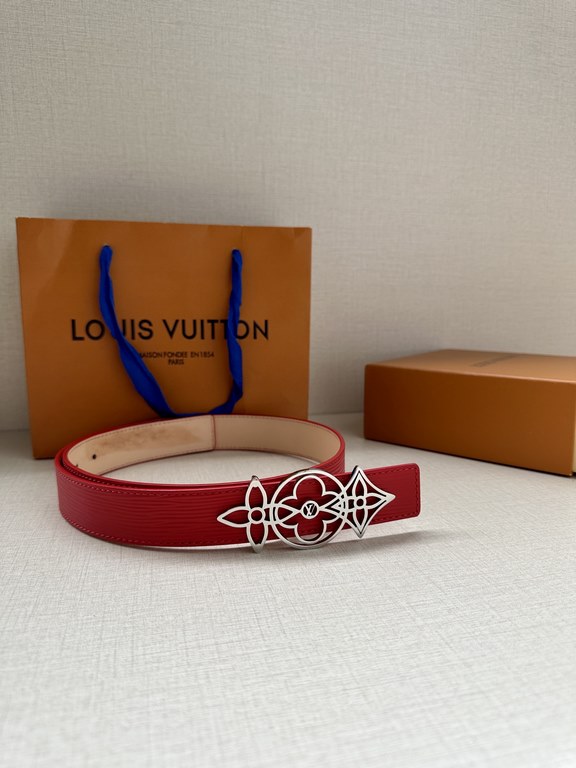 Made of Epi leather with a silver-tone brass buckle and a 30 mm wide belt, this women's LV lettering belt will add elegance to any outfit.