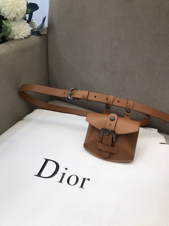 ～Dior women's designer models belt fanny pack ~ 18MM. gun buckle hardware belt smooth delicate leather, with the effect of super good-looking turnover rate of 100 percent on the body, all yards. Number NPJ-2-3081