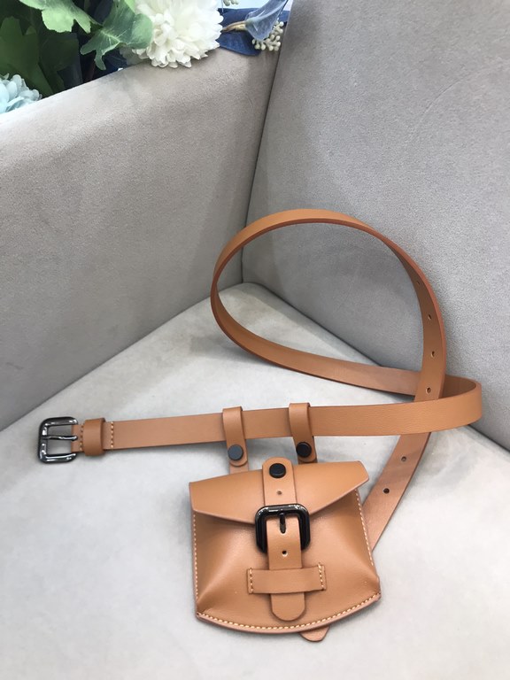 ～Dior women's designer models belt fanny pack ~ 18MM. gun buckle hardware belt smooth delicate leather, with the effect of super good-looking turnover rate of 100 percent on the body, all yards. Number NPJ-2-3081