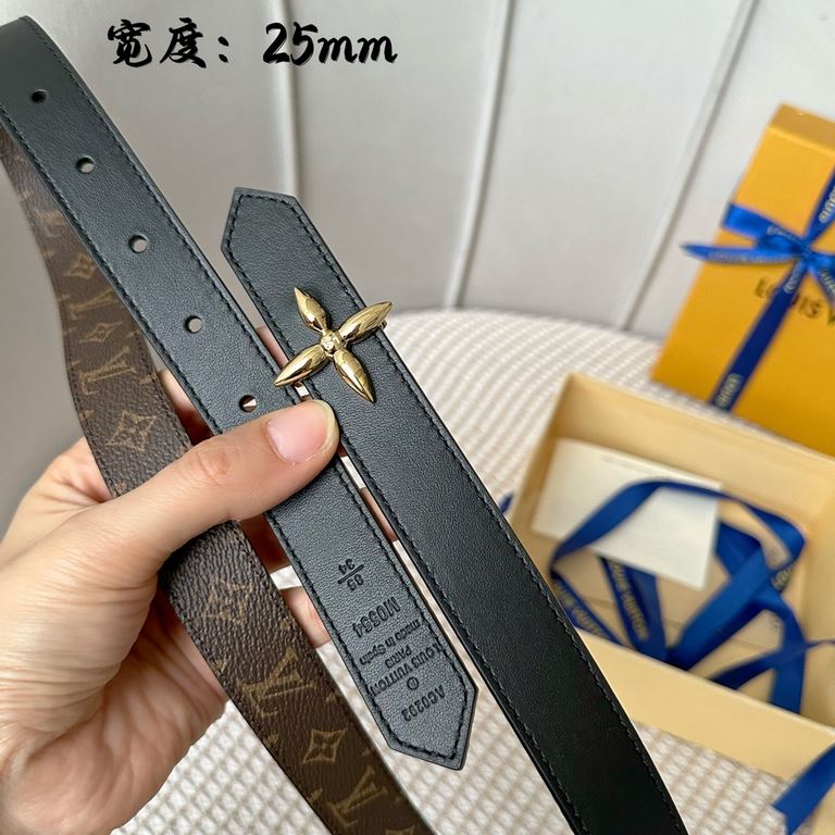 Lv pyrmide Truck L OEiI reversible belt 】 Donkey ladies   belt width 2.5cm Classic color coffee flower   calf leather plain bottom with new flower interlocking buckle can be worn on both sides of the fashionable and gene