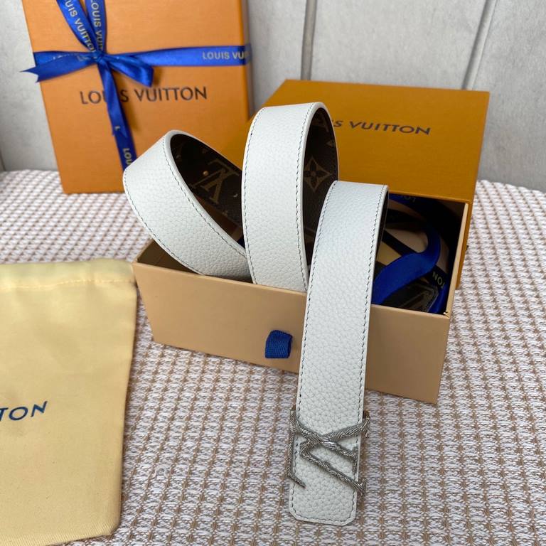 Comes with a full set of gift boxLOUIS VUITTON Louis Vuitton Overseas purchased original genuine Made in Spain - Classic reversible design, one for two Mon organ canvas leather belt, imported calfskin lining, shiny palla