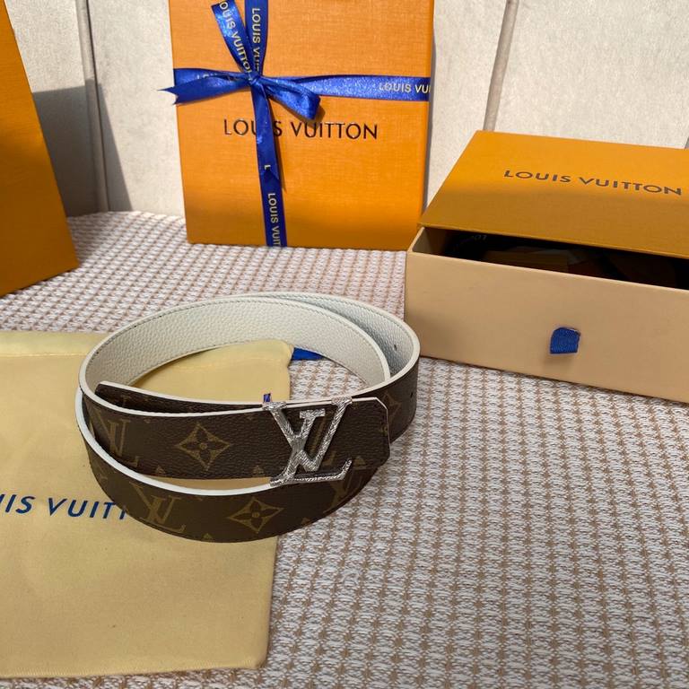 Comes with a full set of gift boxLOUIS VUITTON Louis Vuitton Overseas purchased original genuine Made in Spain - Classic reversible design, one for two Mon organ canvas leather belt, imported calfskin lining, shiny palla