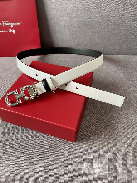 With a full set of packing gift box  Ferragamo women's double-sided imported calfskin head belt with 8 word boutique buckle, 2.5cm support NFC