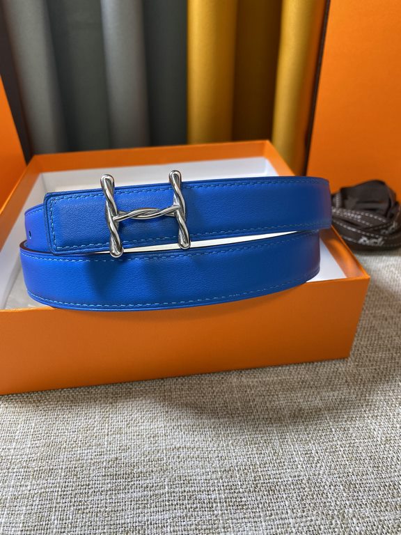 ~ Hermes new synchronized update, the original single generation purchase level, 24mm Belt body both sides of the imported original first-layer cowhide, pure steel new original buckle, the belt can be used on both sides 