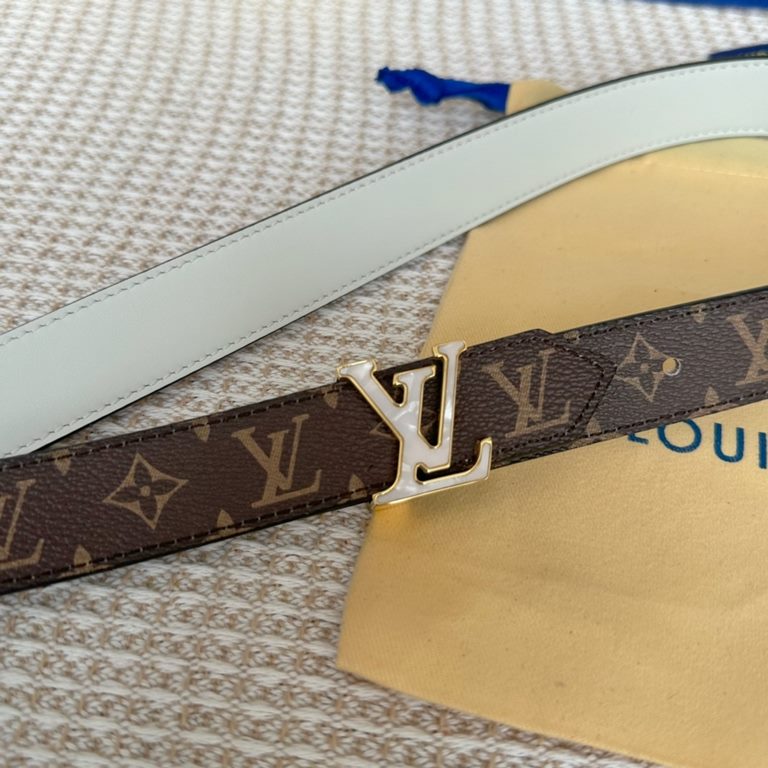 Lv pyrmide Truck L OEiI reversible belt 】 Donkey ladies   belt width 2.5cm Classic color coffee flower   calf leather plain bottom with new flower interlocking buckle can be worn on both sides of the fashionable and gene