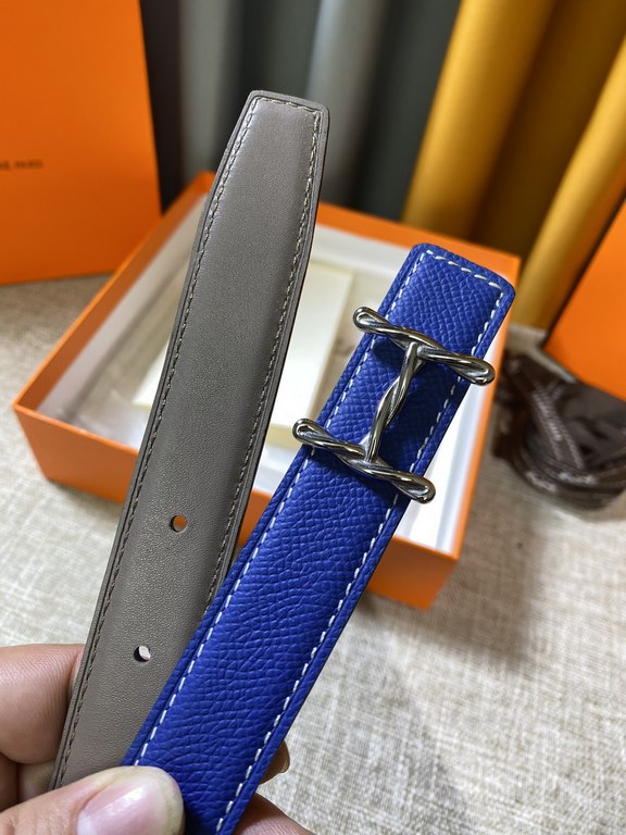 ~ Hermes new synchronized update, the original single generation purchase level, 24mm Belt body both sides of the imported original first-layer cowhide, pure steel new original buckle, the belt can be used on both sides 