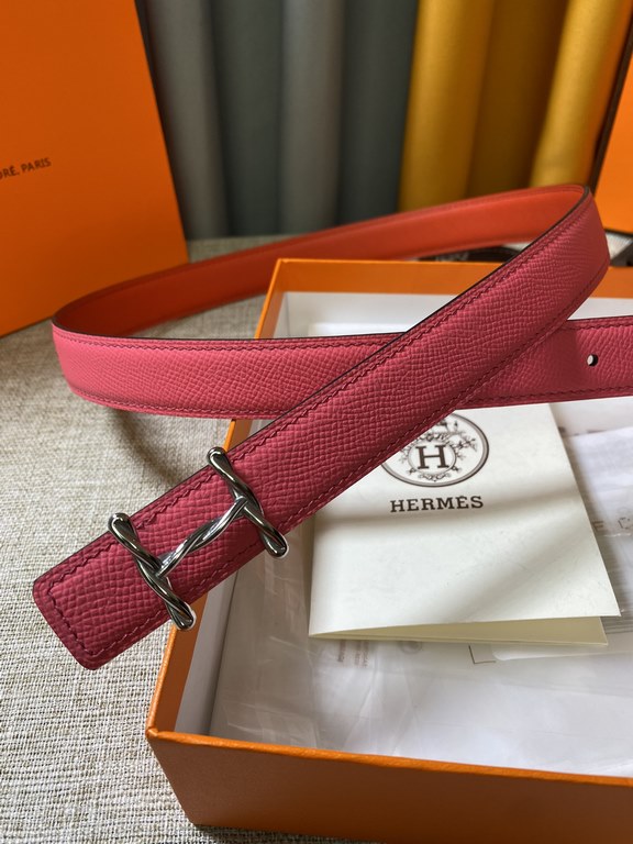 ~ Hermes new synchronized update, the original single generation purchase level, 24mm Belt body both sides of the imported original first-layer cowhide, pure steel new original buckle, the belt can be used on both sides 