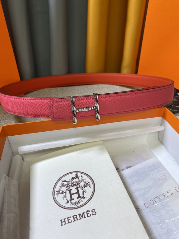 ~ Hermes new synchronized update, the original single generation purchase level, 24mm Belt body both sides of the imported original first-layer cowhide, pure steel new original buckle, the belt can be used on both sides 