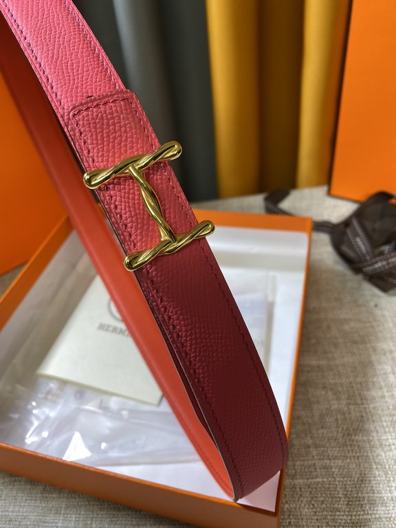 ~ Hermes new synchronized update, the original single generation purchase level, 24mm Belt body both sides of the imported original first-layer cowhide, pure steel new original buckle, the belt can be used on both sides 