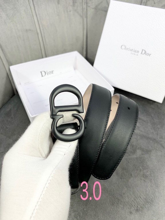 Width 3.0cm Dior (Dior) explosion of flat wireless belt body  Saddle head layer calf leather belt.Lacquered metal CD logo in imported double-layer cowhide leather.