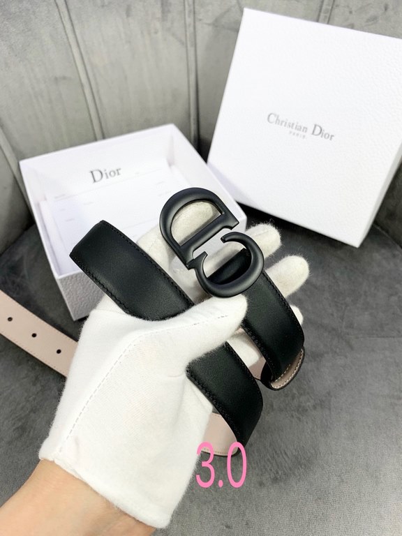 Width 3.0cm Dior (Dior) explosion of flat wireless belt body  Saddle head layer calf leather belt.Lacquered metal CD logo in imported double-layer cowhide leather.