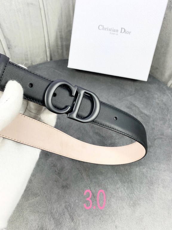 Width 3.0cm Dior (Dior) explosion of flat wireless belt body  Saddle head layer calf leather belt.Lacquered metal CD logo in imported double-layer cowhide leather.