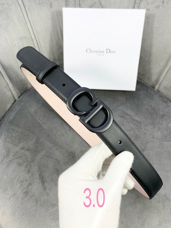 Width 3.0cm Dior (Dior) explosion of flat wireless belt body  Saddle head layer calf leather belt.Lacquered metal CD logo in imported double-layer cowhide leather.