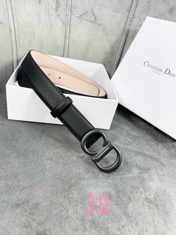 Width 3.0cm Dior (Dior) explosion of flat wireless belt body  Saddle head layer calf leather belt.Lacquered metal CD logo in imported double-layer cowhide leather.