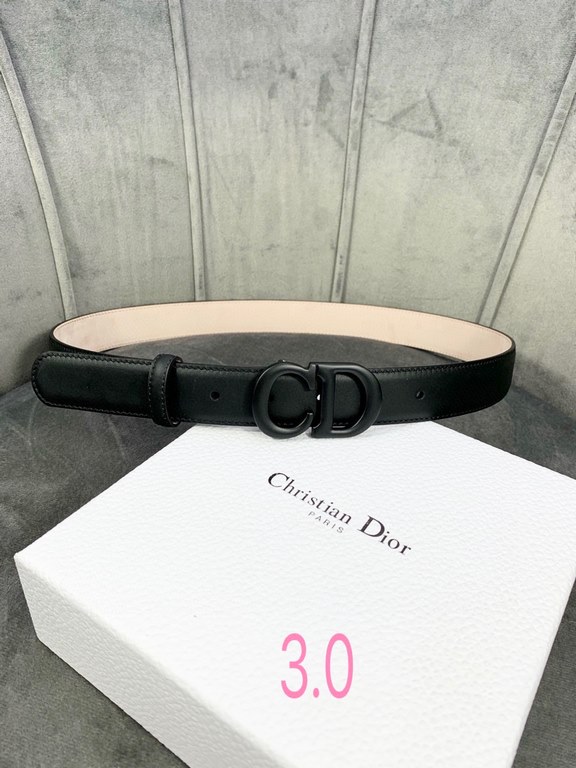 Width 3.0cm Dior (Dior) explosion of flat wireless belt body  Saddle head layer calf leather belt.Lacquered metal CD logo in imported double-layer cowhide leather.