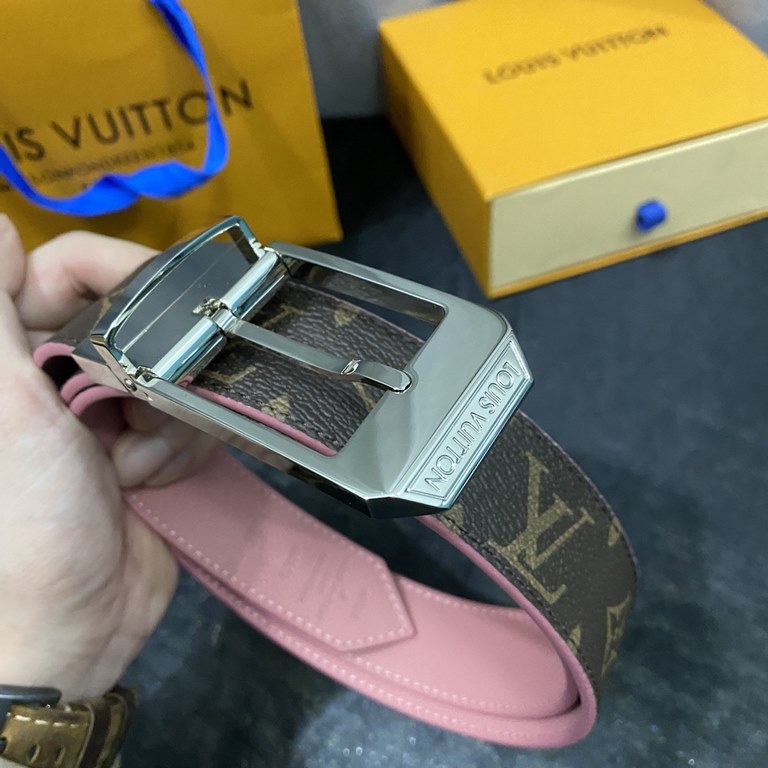 LV Women's fine original quality 35mm width counter code M9935 Donkey first couple style Classic black or bright pink two colors can be selected Both sides can be used. Versatile and stylish