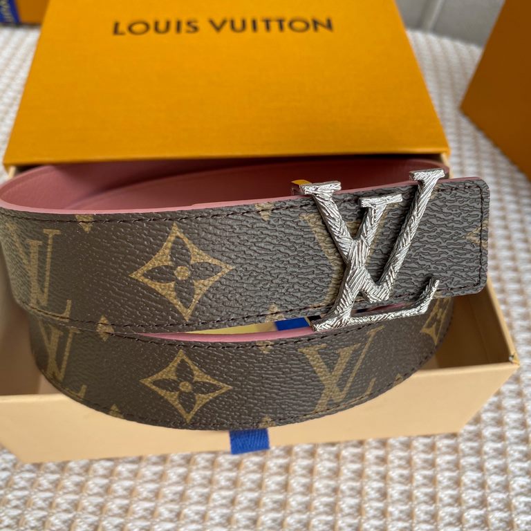 Comes with a full set of gift boxLOUIS VUITTON Louis Vuitton Overseas purchased original genuine Made in Spain - Classic reversible design, one for two Mon organ canvas leather belt, imported calfskin lining, shiny palla