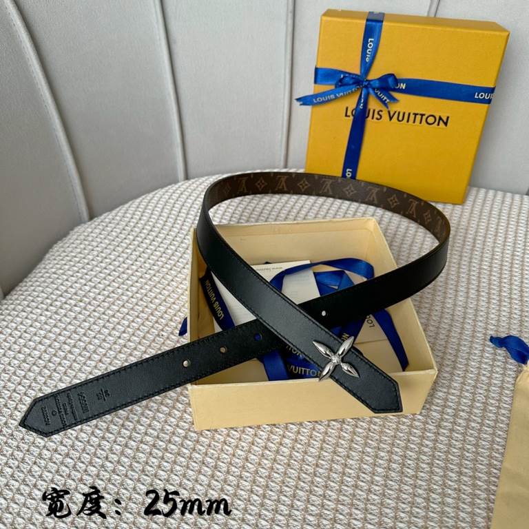 Lv pyrmide Truck L OEiI reversible belt 】 Donkey ladies   belt width 2.5cm Classic color coffee flower   calf leather plain bottom with new flower interlocking buckle can be worn on both sides of the fashionable and gene