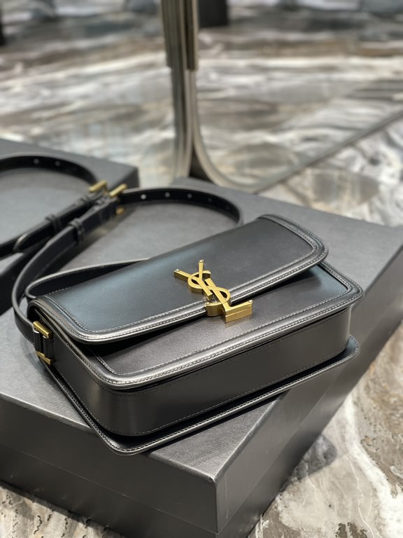 ]Black Gold Buckle_23cmMust fire models, not yet listed on the attack on the entire fashion circle, nostalgic left bank, inspired by the Paris left bank street name Rue De Solferino for the name! The bag is made of origi