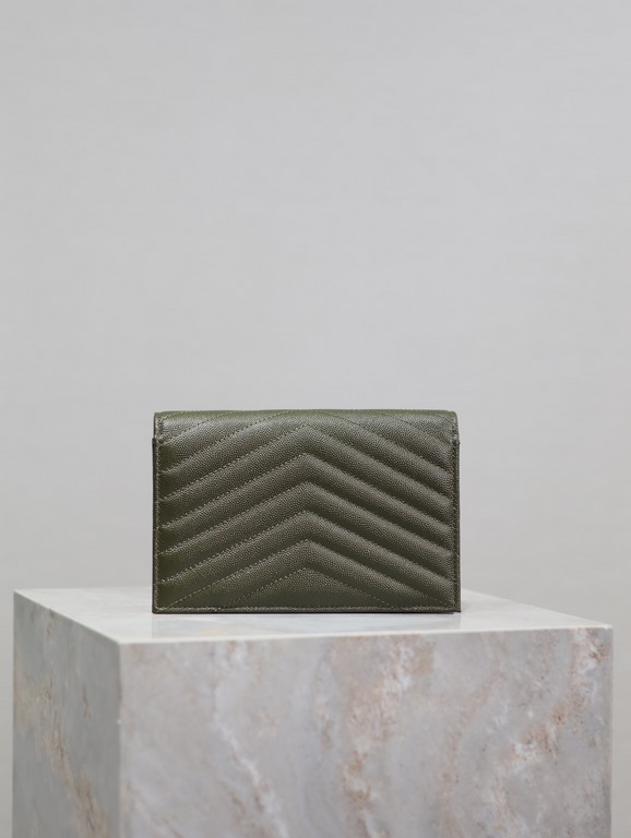 Olive Green Gold Buckle Caviar_woc small size envelope bag is coming, when it comes to envelope bag, this one from Y family must have the name! The whole bag is made of Italian cowhide leather with a three-dimensional sh