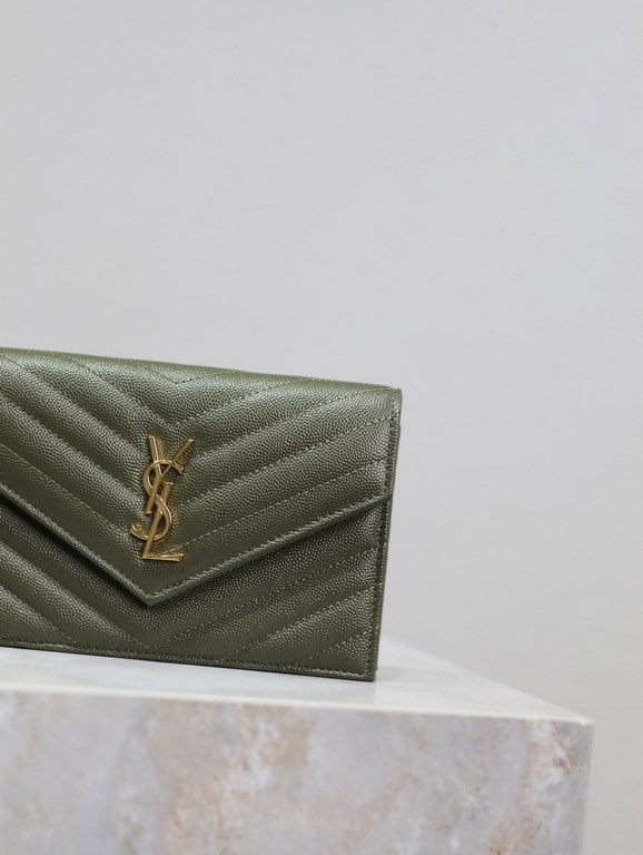 Olive Green Gold Buckle Caviar_woc small size envelope bag is coming, when it comes to envelope bag, this one from Y family must have the name! The whole bag is made of Italian cowhide leather with a three-dimensional sh