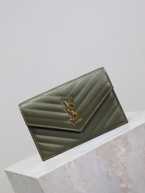 Olive Green Gold Buckle Caviar_woc small size envelope bag is coming, when it comes to envelope bag, this one from Y family must have the name! The whole bag is made of Italian cowhide leather with a three-dimensional sh