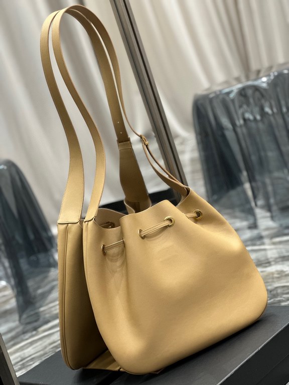 [In-stock]Flat Hobo bag_Y's Full Leather Drawstring BagShoulder Bag All leather design of this simple bag has a more sophisticated sense of fashionable special ~ drawstring very  , the first look on the second was plante