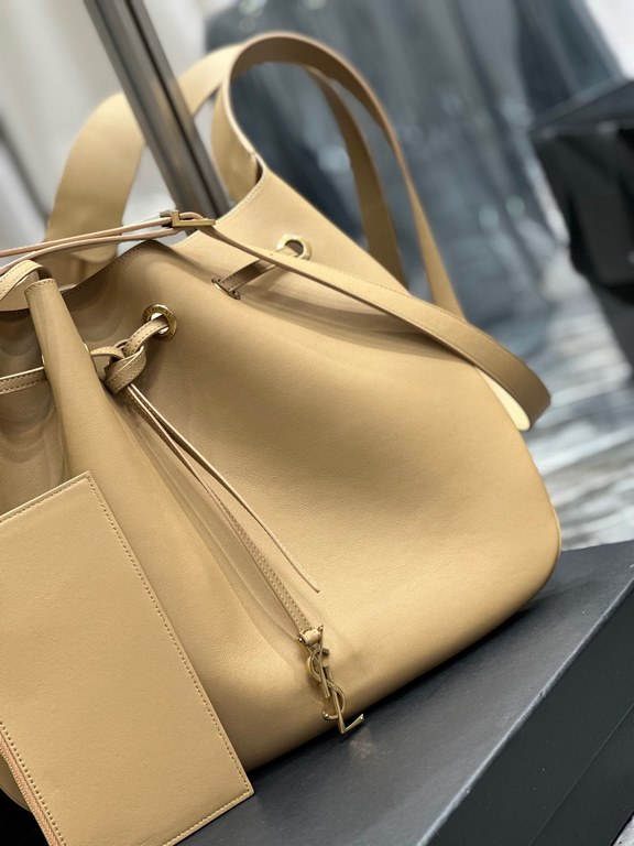 [In-stock]Flat Hobo bag_Y's Full Leather Drawstring BagShoulder Bag All leather design of this simple bag has a more sophisticated sense of fashionable special ~ drawstring very  , the first look on the second was plante