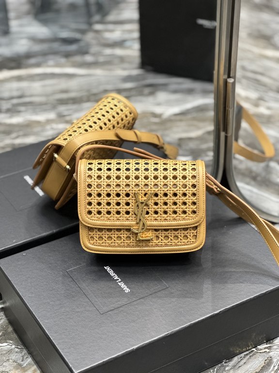 ]Almond Bamboo Woven with Cowhide Leather_19cmMust fire models, not yet listed on the attack on the entire fashion circle, nostalgic left bank, inspired by the Paris left bank street name Rue De Solferino for the name! T