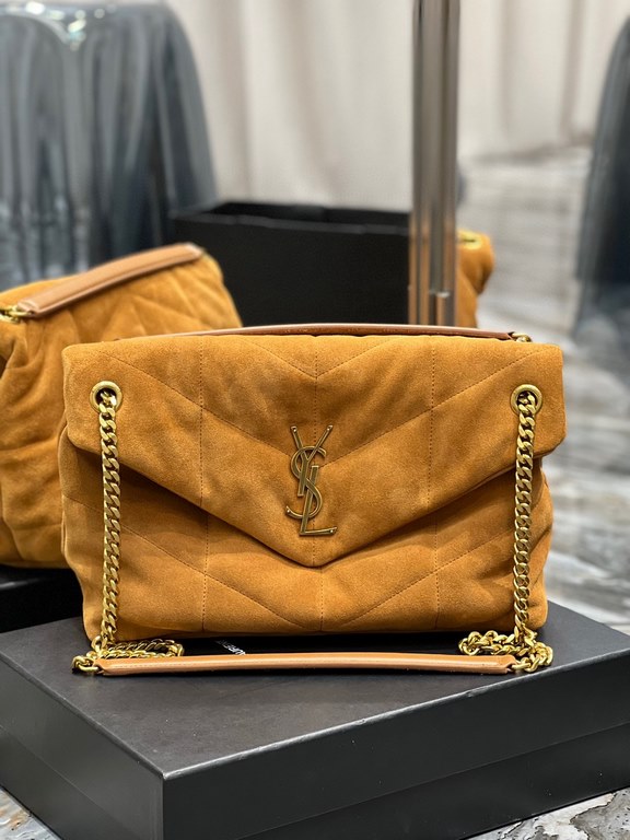 [In stock in secondsEarth Gold Buckle Frosted Model-               _ quilted lambskin bag, 100% lambskin production, soft and delicate feel, as if embracing the clouds   like feeling; classic Y family logo, chain and gro