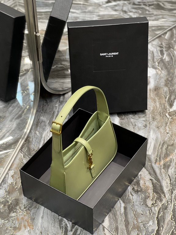 [In stock in seconds][Original Leather]   avocado green plain_SpringSummer 2022 New Underarm Bag Le5A7 BagStrongly recommend   one of this year's treasure bags! Minimalist shape   metal logo Buckle closure design Adjusta