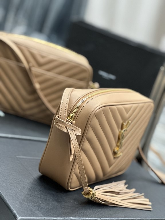 [New Version]Lou camera bag_caramel gold buckleTop imported Italian cowhide camera bag, Hong Kong purchased zp open molding and typing, to do exactly the same! Very delicate! Adjustable shoulder strap with fashion tassel