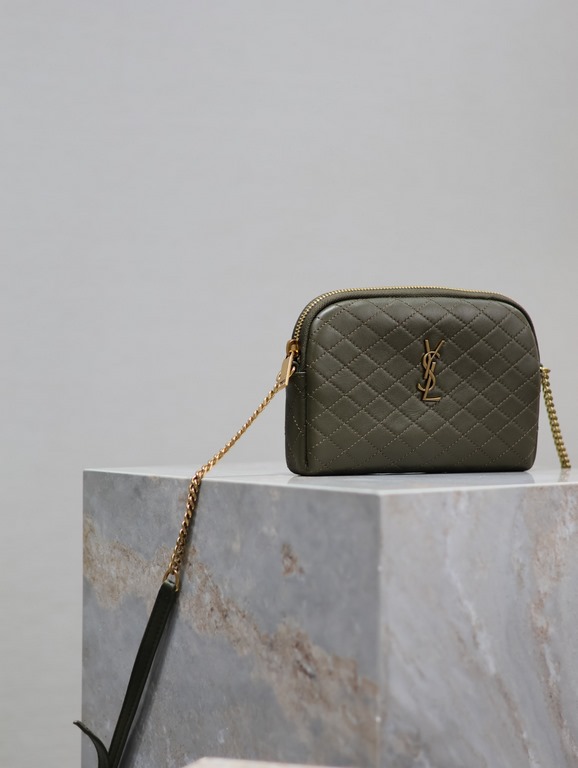 Green gold buckle sheepskin-GABY_Chain BagY this shell bag is so nice Soft and comfortable lambskin, very vintage flavor is also very texture, curved shape exquisite craftsmanship! You can put your keys, lipstick, tissue