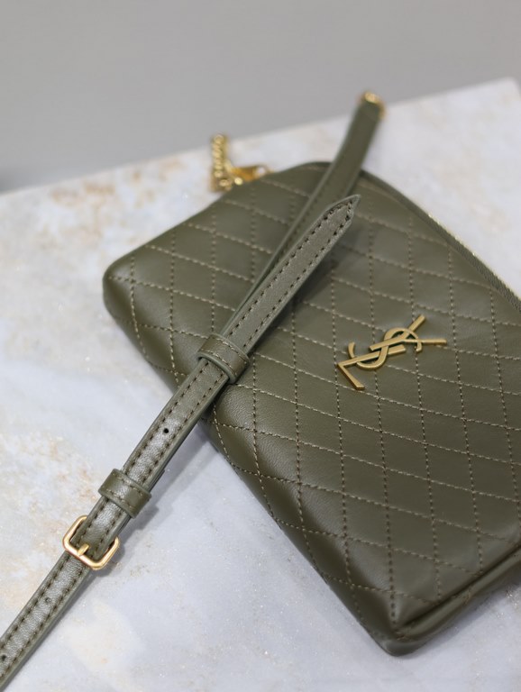 Green gold buckle sheepskin-GABY_Chain BagY this shell bag is so nice Soft and comfortable lambskin, very vintage flavor is also very texture, curved shape exquisite craftsmanship! You can put your keys, lipstick, tissue