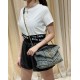 Denim with black full leather shoulder strap_The limited denim line of bags is just so seedy! Chic and casual.