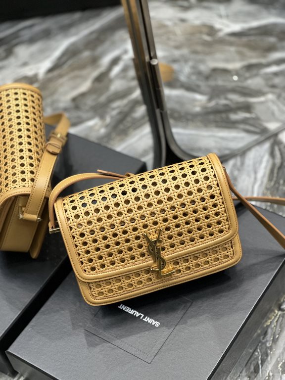 ]Almond Bamboo Woven with Cowhide Leather_23cmMust fire models, not yet listed on the attack on the entire fashion circle, nostalgic left bank, inspired by the Paris left bank street name Rue De Solferino for the name! T