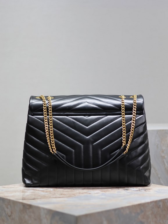 [Black Gold ButtonLouLou_LargeLook at a glance to fall into the large bag   self-weight sense of light capacity is very large Imported Italian delicate cowhide, flap magnetic buckle design is convenient and safe Various 