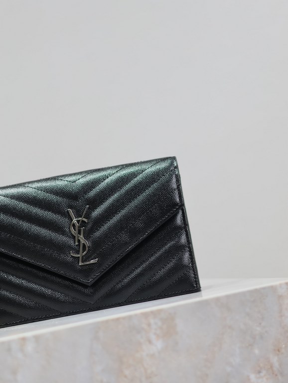 Black Silver Buckle Caviar_woc small size envelope bag is coming, when it comes to envelope bag, this one from Y family must have the name! The whole bag is made of Italian cowhide leather, with a three-dimensional shape