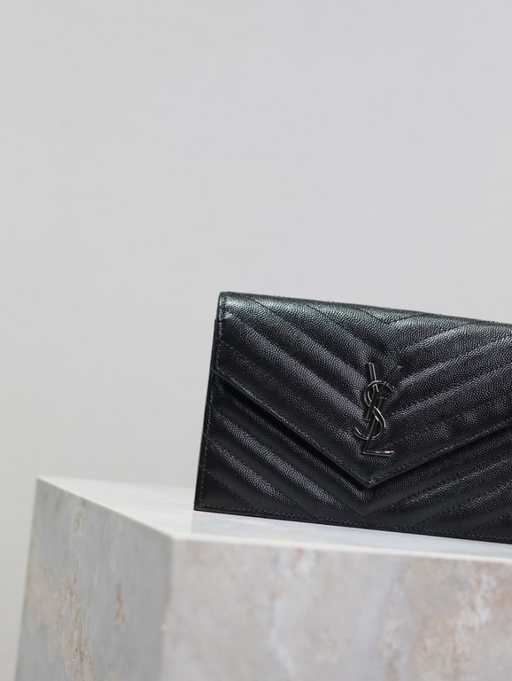 Black Silver Buckle Caviar_woc small size envelope bag is coming, when it comes to envelope bag, this one from Y family must have the name! The whole bag is made of Italian cowhide leather, with a three-dimensional shape