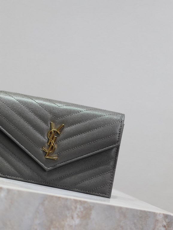 Gray Gold Button Caviar_woc small size envelope bag is coming, when it comes to envelope bag, this one from Y family must have the name! The whole bag is made of Italian cowhide leather, with a three-dimensional shape an