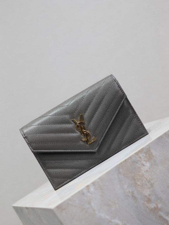 Gray Gold Button Caviar_woc small size envelope bag is coming, when it comes to envelope bag, this one from Y family must have the name! The whole bag is made of Italian cowhide leather, with a three-dimensional shape an