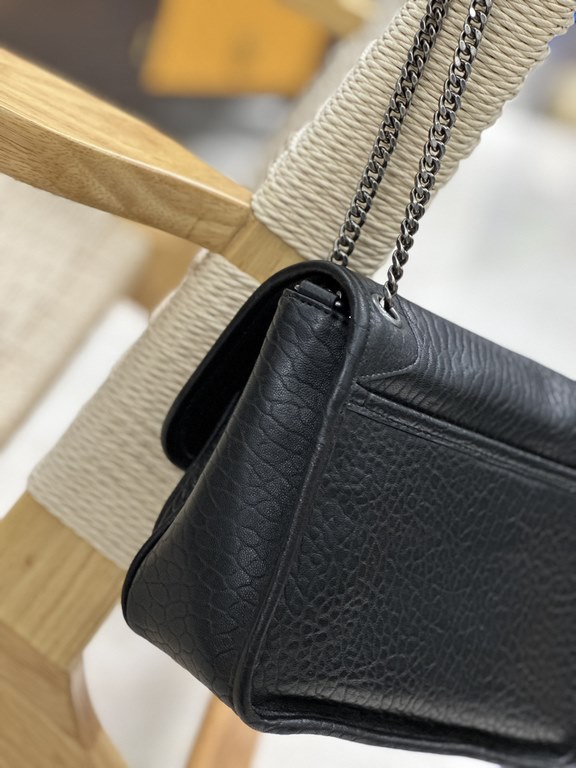 niki_22cmSimply too cool, the bag looks good without flaws, soft and delicate sheepskin to create a vintage style, hand-carry or armpit can be very good aura full of men and women can handle both fashion and functionalit